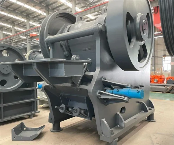 C Jaw Crusher-Side View01