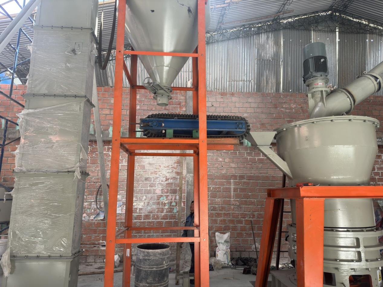 0.4tph Moinho Ultrafino para Moagem de Carbonato de Cálcio e Sulfato de Cálcio.